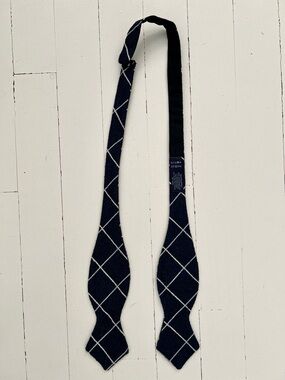 Suitsupply Navy Textured Self-Tie Bow Tie with Off-White Checkered Design